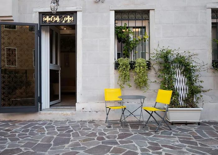 Lemon House
