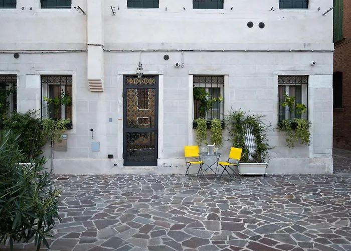 Lemon House